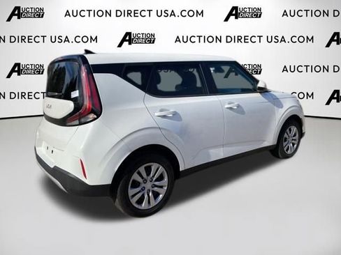 Used 2023 Kia Soul LX image 11