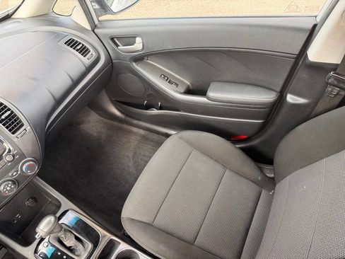 Used 2017 Kia Forte LX FWD image 12
