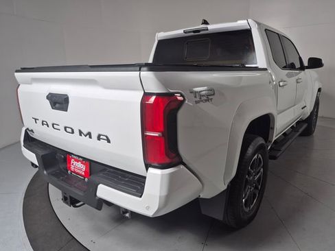 Used 2024 Toyota Tacoma TRD Sport w/ TRD Sport Upgrade Package AWD/4WD image 4