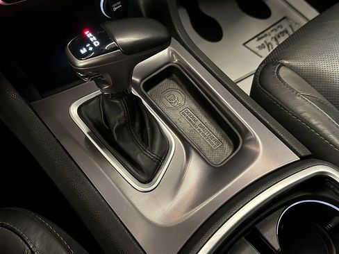 Used 2019 Dodge Charger SXT w/ Leather Interior Group RWD image 15