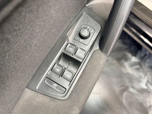 Used 2021 Volkswagen Tiguan S AWD/4WD image 3