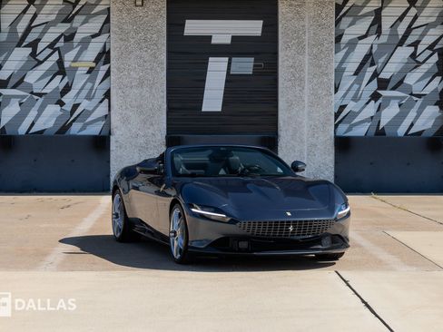 Used 2024 Ferrari Roma Spider RWD image 1
