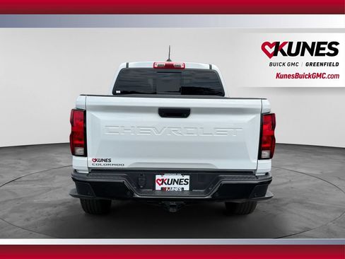 Used 2024 Chevrolet Colorado Trail Boss w/ Technology Package AWD/4WD image 9