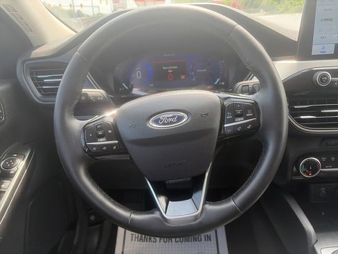 Used 2022 Ford Escape SEL w/ Technology Package FWD image 15