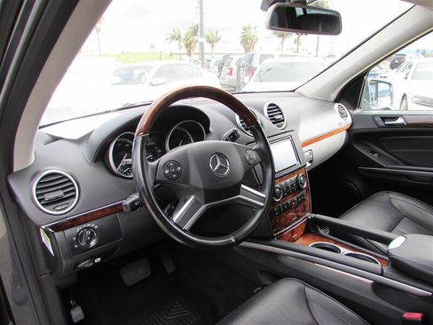 Used 2012 Mercedes-Benz GL 550 4MATIC image 10