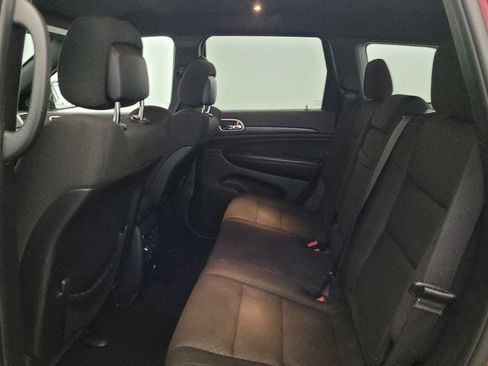 Used 2020 Jeep Grand Cherokee Laredo AWD/4WD image 18