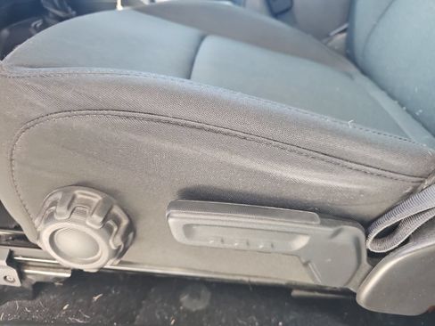 Used 2019 Jeep Wrangler Sport AWD/4WD image 8