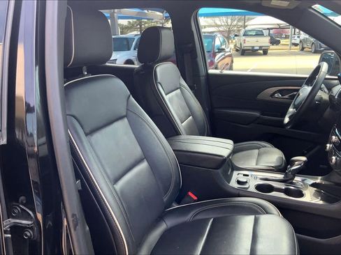 Used 2023 Chevrolet Traverse Premier image 9