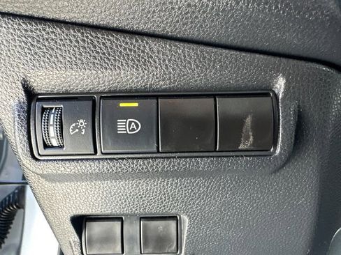 Certified 2023 Toyota Corolla Cross LE image 28