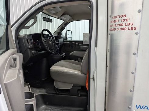 Used 2022 Chevrolet Express 3500 w/ Power Convenience Package RWD image 9