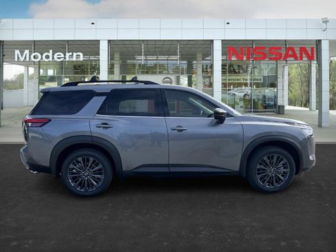 New 2026 Nissan Pathfinder SL image 7