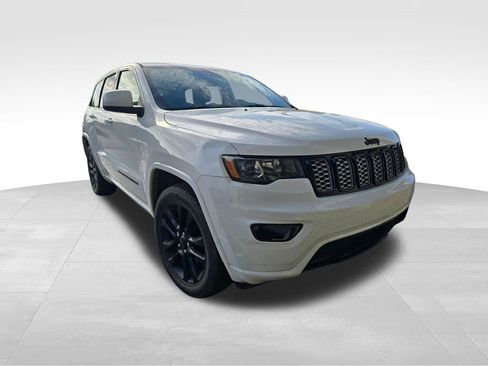 Used 2020 Jeep Grand Cherokee Altitude image 8