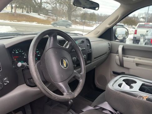 Used 2010 Chevrolet Silverado 1500 W/T image 31