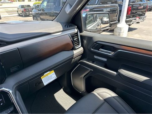 New 2025 GMC Sierra 1500 Denali w/ Denali Reserve Package image 17