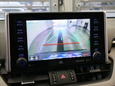 Used 2021 Toyota RAV4 XLE Premium image 20