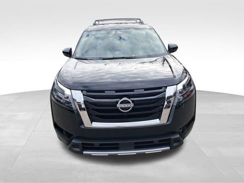 New 2025 Nissan Pathfinder SL w/ SL Premium Package image 9