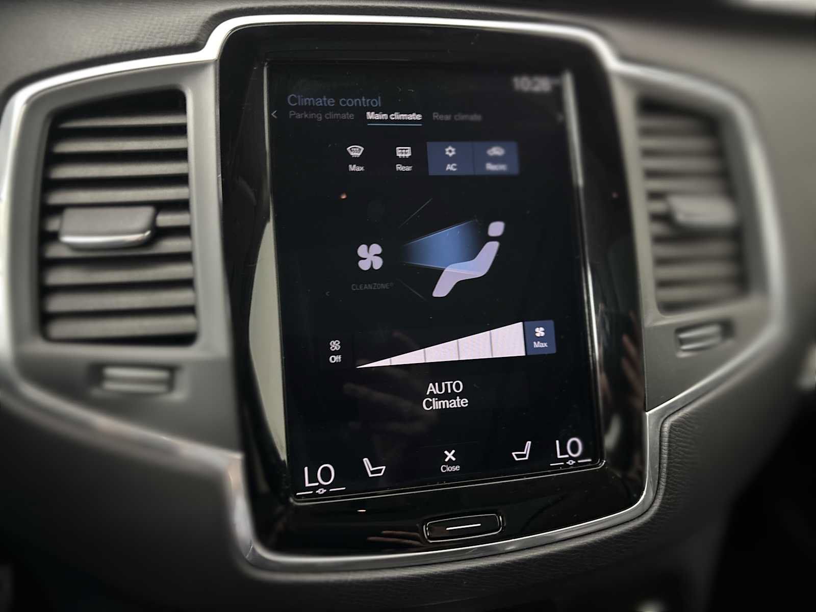 Used 2019 Volvo XC90 T6 Momentum AWD/4WD image 17