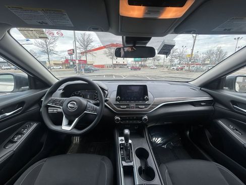 Used 2025 Nissan Altima 2.5 SV image 33