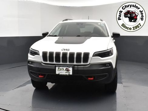 Used 2022 Jeep Cherokee Trailhawk AWD/4WD image 2