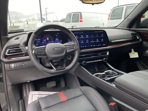 Used 2024 Chevrolet Traverse RS image 35