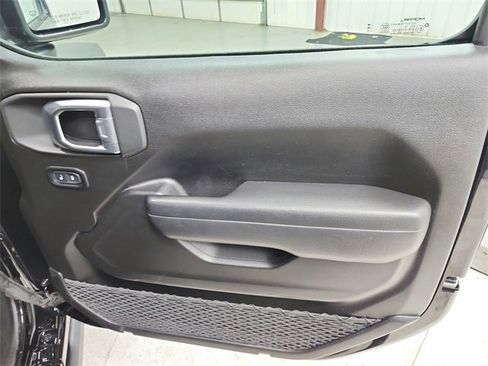 Used 2025 Jeep Wrangler Unlimited Rubicon image 36