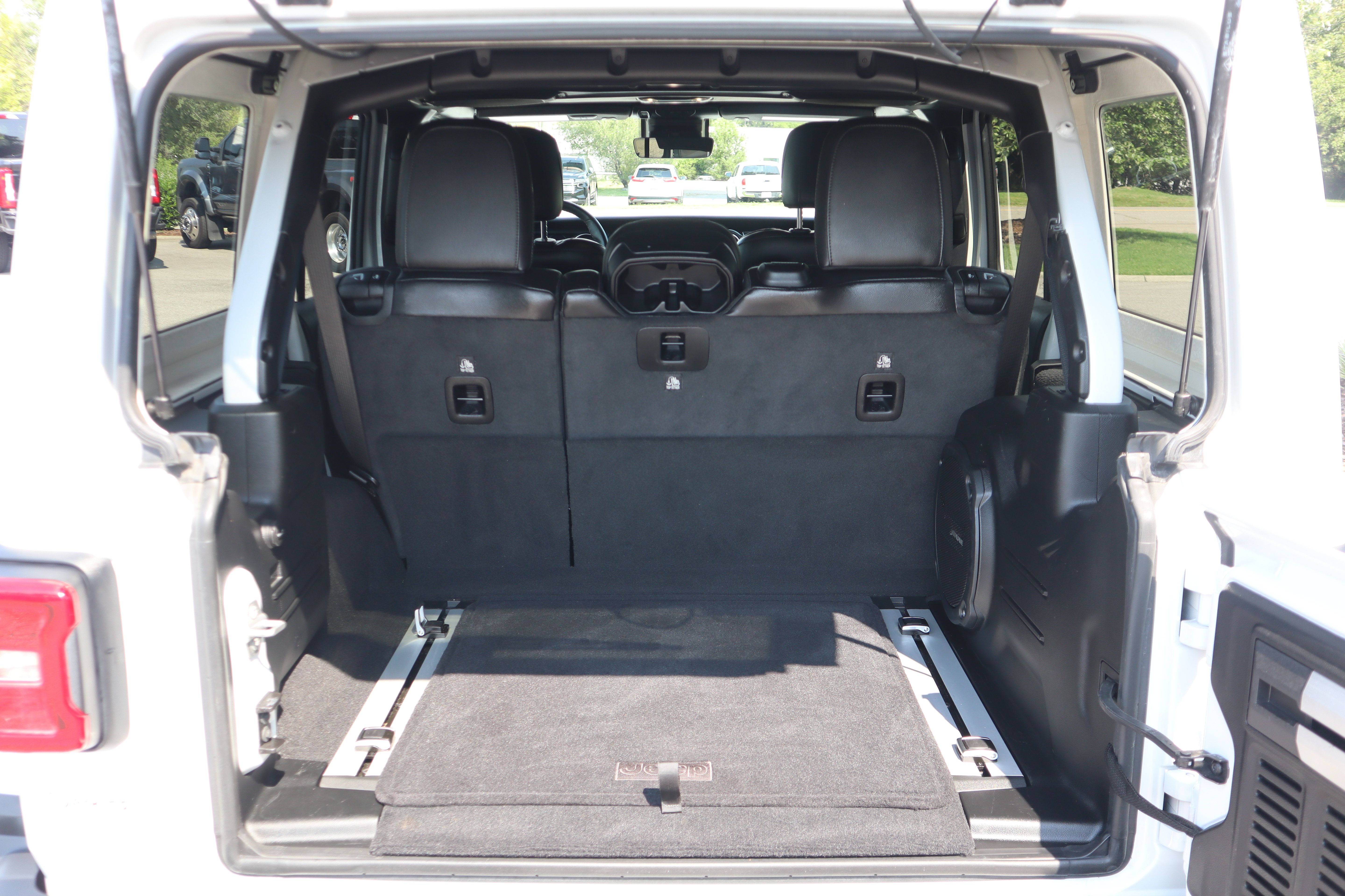 Used 2022 Jeep Wrangler Unlimited Rubicon w/ Dual Door Group (Lowers Only) AWD/4WD image 31