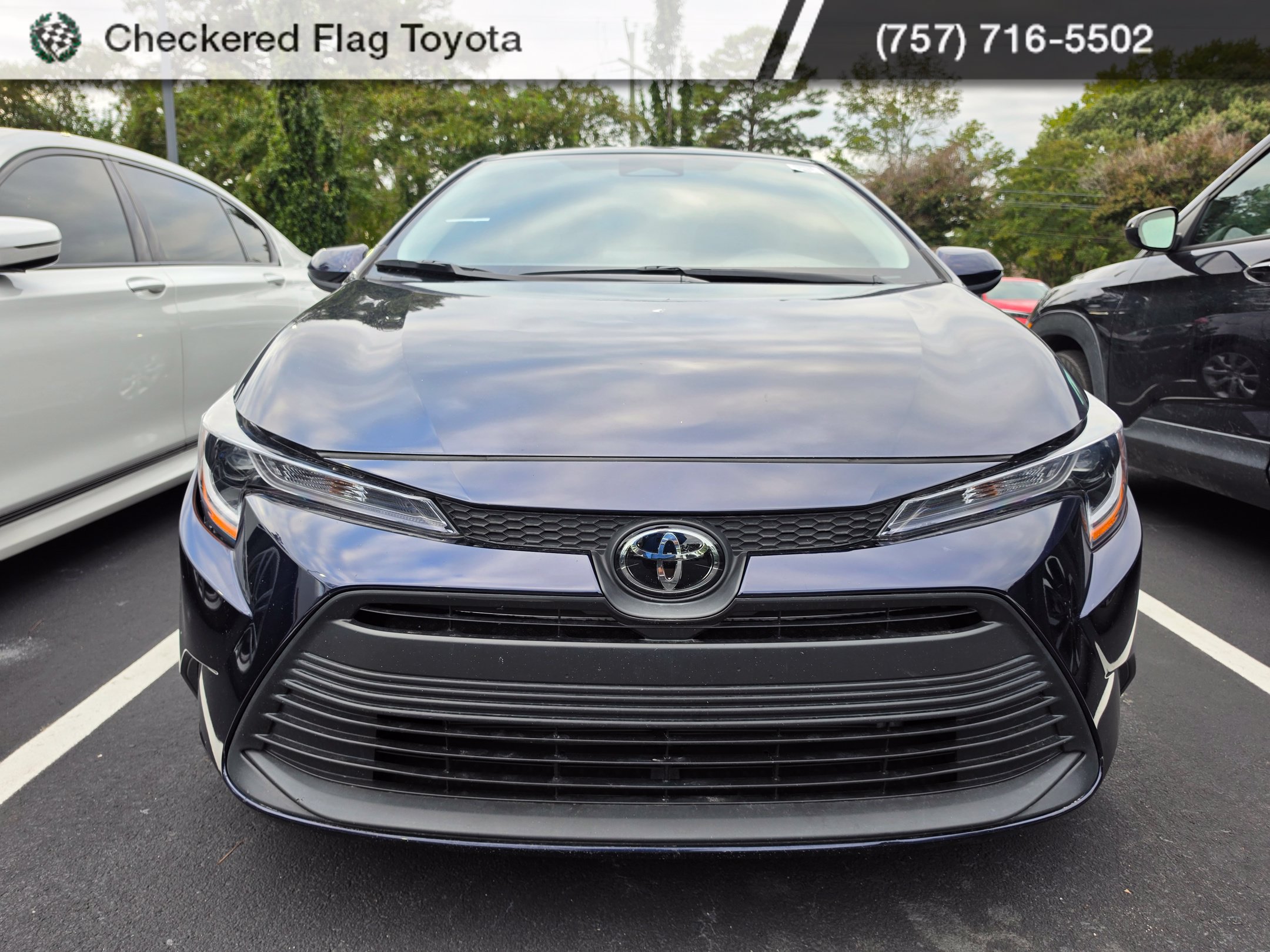 Used 2025 Toyota Corolla LE FWD image 2