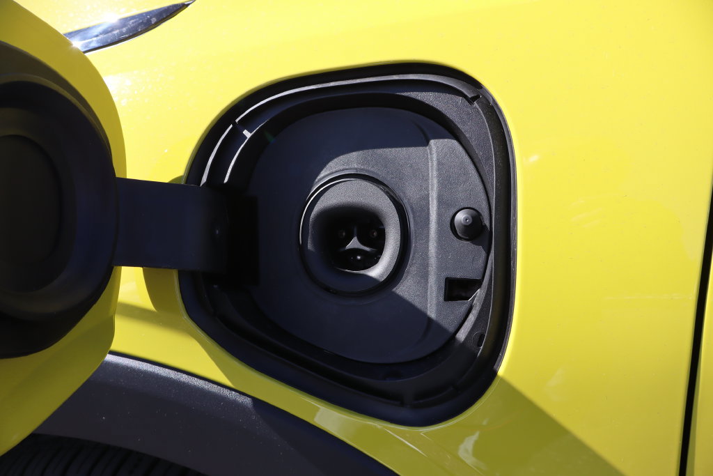 New 2027 Chevrolet Bolt RS w/ Super Cruise Package FWD image 29
