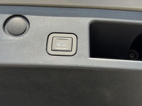 New 2026 Chevrolet Equinox LT w/ Convenience Package II FWD image 40