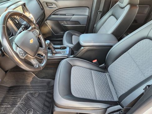 Used 2018 Chevrolet Colorado Z71 image 12