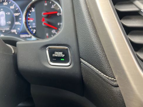 Used 2021 GMC Acadia Denali w/ Denali Ultimate Package image 17