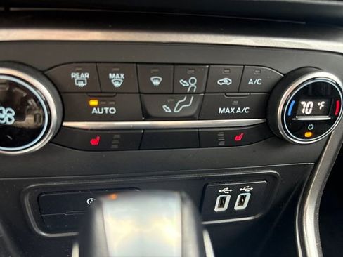 Used 2022 Ford EcoSport SE w/ SE Convenience Package image 29