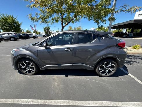 Used 2018 Toyota C-HR XLE FWD image 4