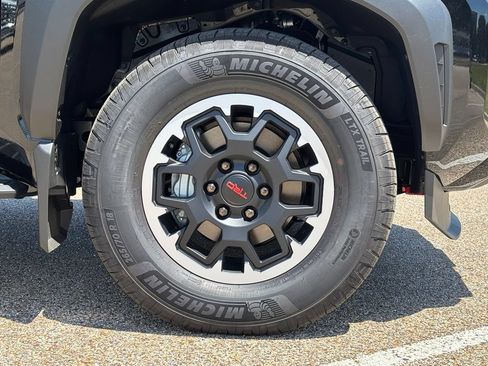 New 2026 Toyota 4Runner TRD Off-Road Premium AWD/4WD image 9