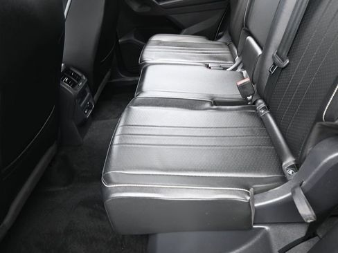 Used 2022 Volkswagen Tiguan SE R-Line image 31