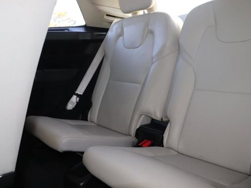 Used 2019 Volvo XC90 T6 Momentum w/ Advanced Package image 34