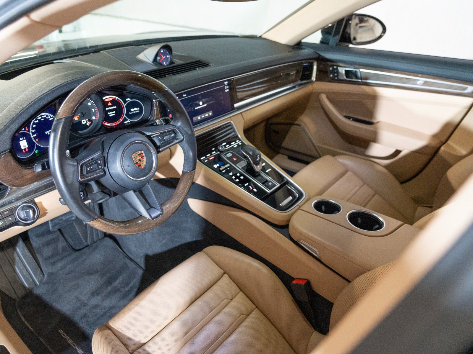 Certified 2023 Porsche Panamera Platinum Edition RWD image 4