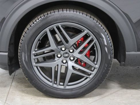 Used 2025 Ford Explorer ST image 22