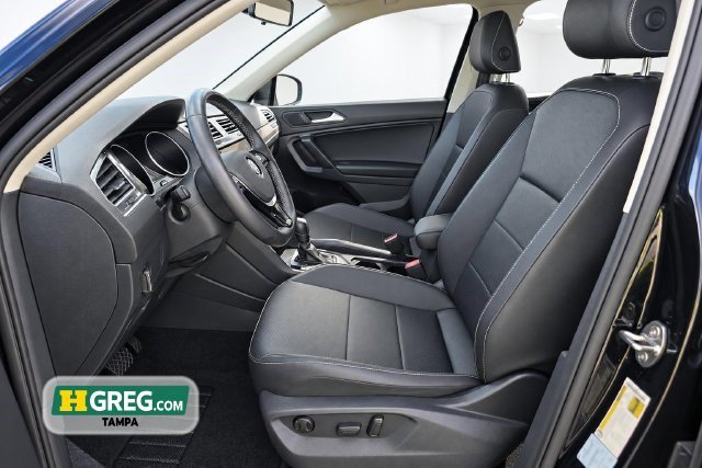 Used 2021 Volkswagen Tiguan SE w/ Panoramic Sunroof Package FWD image 10