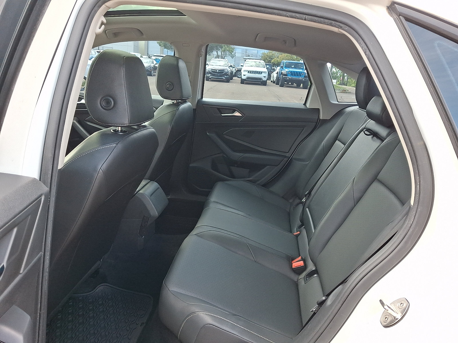 Used 2019 Volkswagen Jetta SE FWD image 10