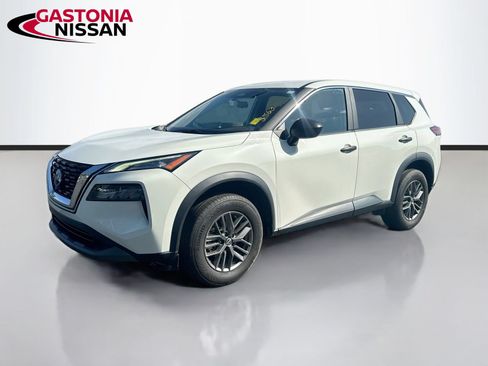 Used 2023 Nissan Rogue S AWD/4WD image 3