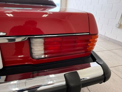 Used 1988 Mercedes-Benz 560 SL image 18