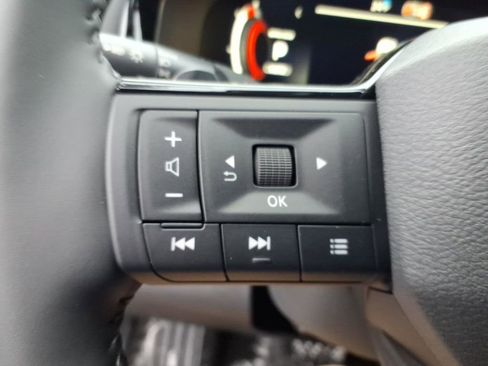 New 2026 Nissan Pathfinder SL image 20