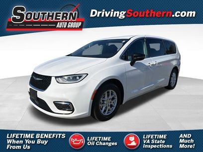 Used 2024 Chrysler Pacifica Touring-L