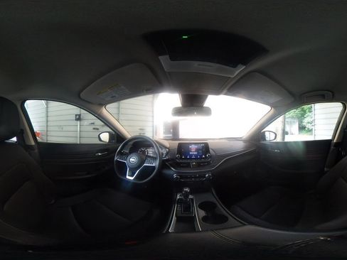 Used 2025 Nissan Altima 2.5 SV FWD image 56