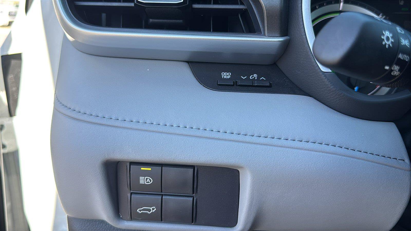 Certified 2026 Toyota Highlander XLE AWD/4WD image 14