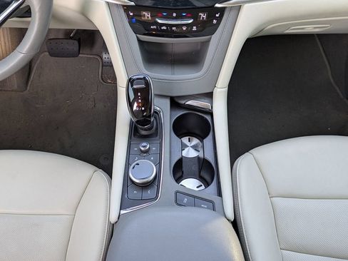 Used 2024 Cadillac XT6 Premium Luxury FWD image 26