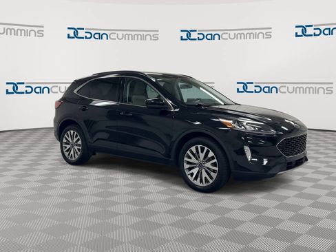 Used 2022 Ford Escape Titanium AWD/4WD image 2