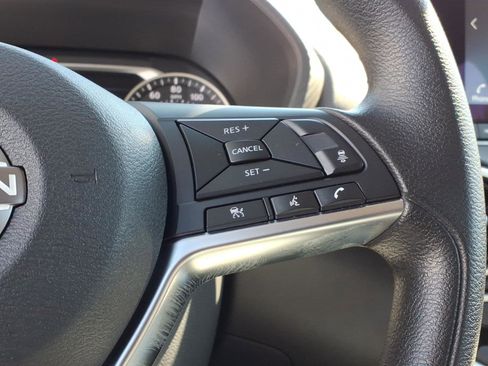 Used 2025 Nissan Sentra SV FWD image 22
