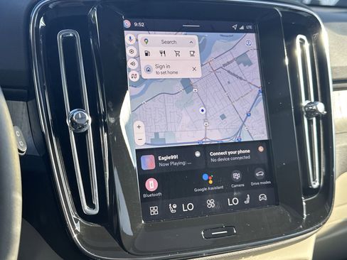 New 2026 Volvo XC40 B5 Ultra w/ Climate Package image 13